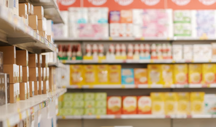 Como organizar a frente de caixa usando check-outs e gôndolas integradas