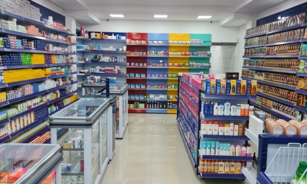 Móveis para farmácia: entenda a importância de setorizar dermocosméticos e medicamentos
