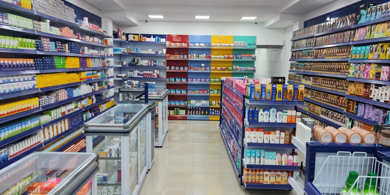 Móveis para farmácia: entenda a importância de setorizar dermocosméticos e medicamentos