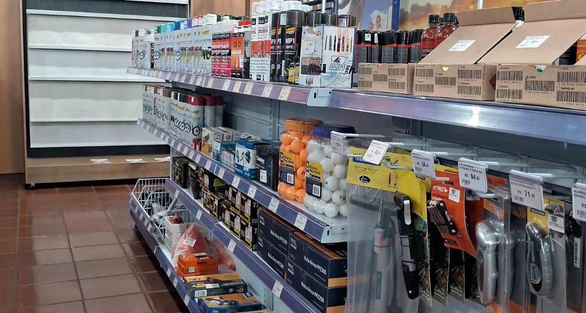 Expositor de ferramentas para loja: os melhores modelos para expor peças soltas e kits