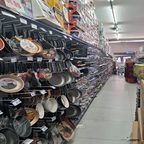 O que avaliar ao comprar gôndolas para loja de utilidades e garantir o layout ideal?